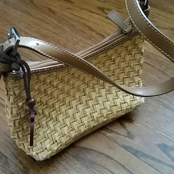 Woven Handbag - Picture 4 of 8